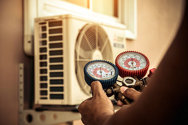 Professional Hvac technician working in Wrightsville, GA